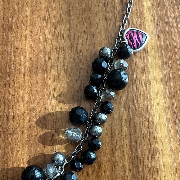 Elegant Black and Silver Beaded Necklace with Bow and Zebra Heart Accents 🌺 - Picture 3 of 7